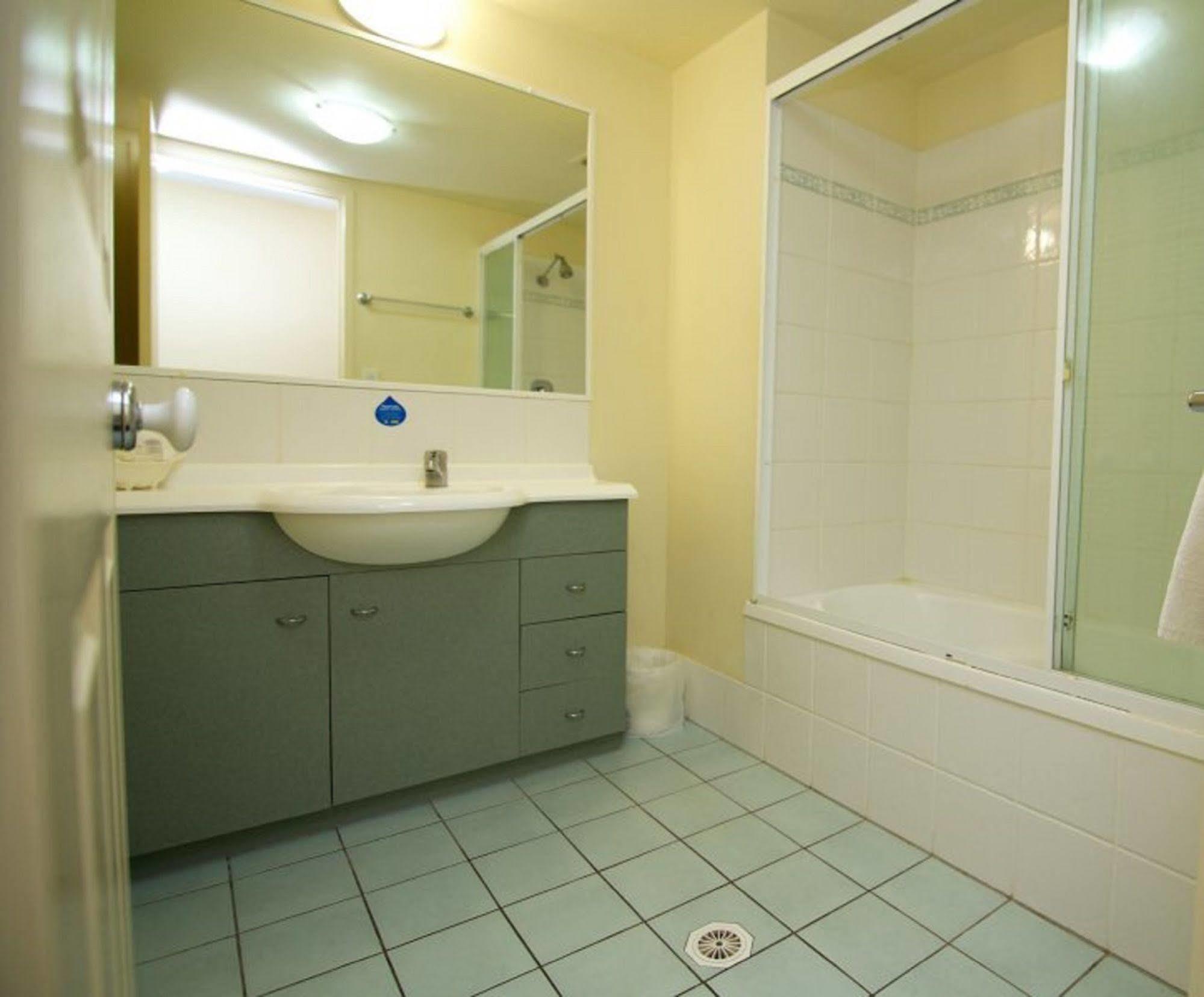 Blue Water Bay Villas Gold Coast Exterior foto